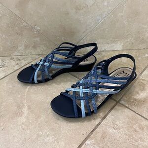 Two pairs of naturalizer shoes